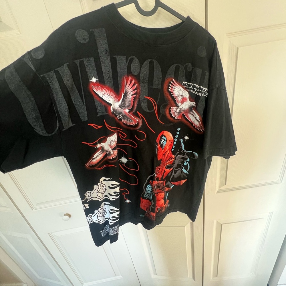 Marvel Deadpool Graphic Tee with Red and Black Design